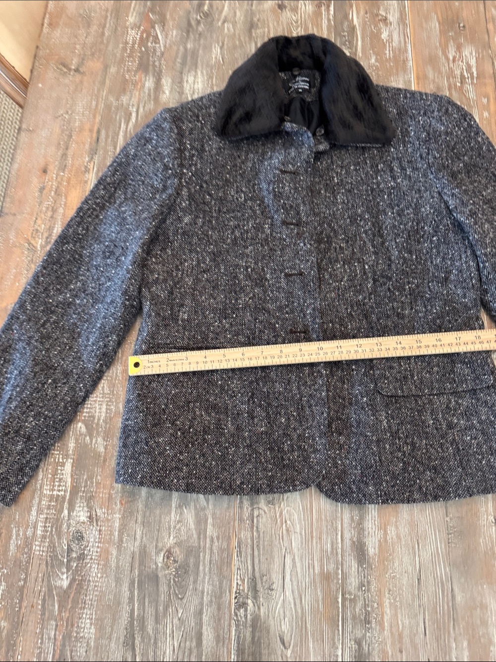 Wool Blend Gray Tweed Jacket with Black Faux Fur Collar - Picture 3 of 4